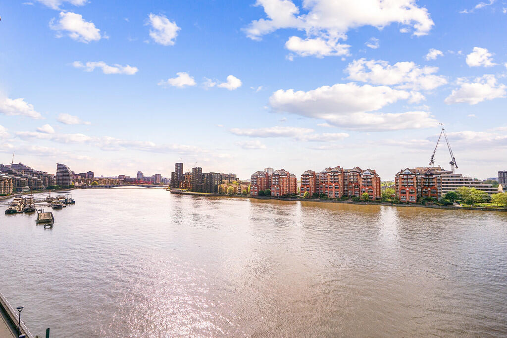 Vicentia Court Br...