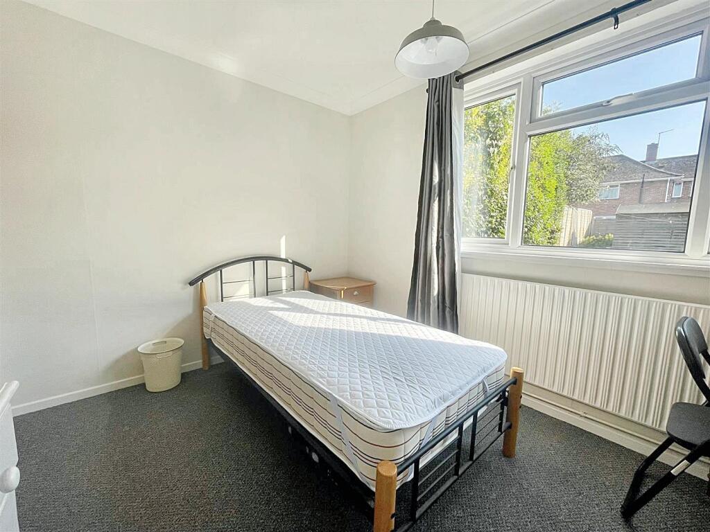 j8pA0vInh06Iee2oJQcxVQ 1.jpg