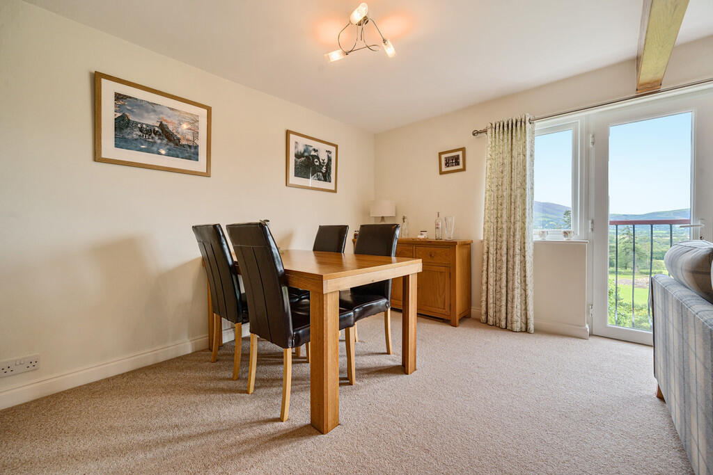 Living / Dining R...