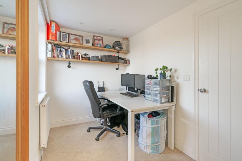 Bedroom/study