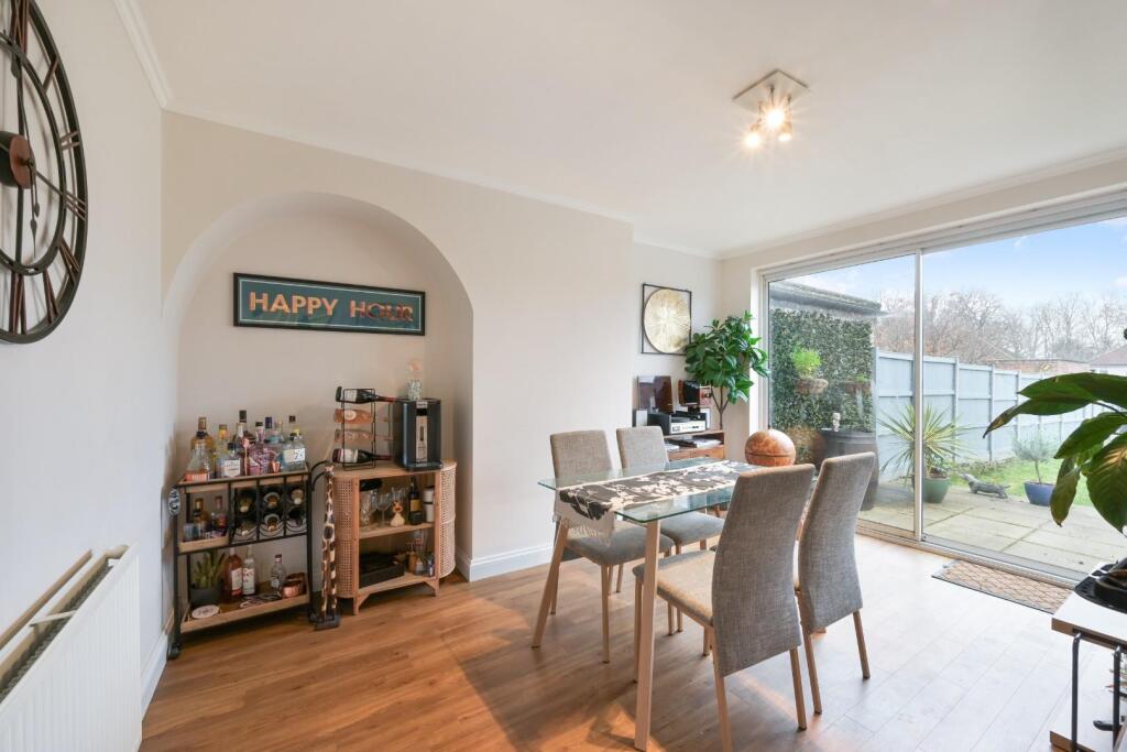 MORTIMER CRESCENT (9).jpg