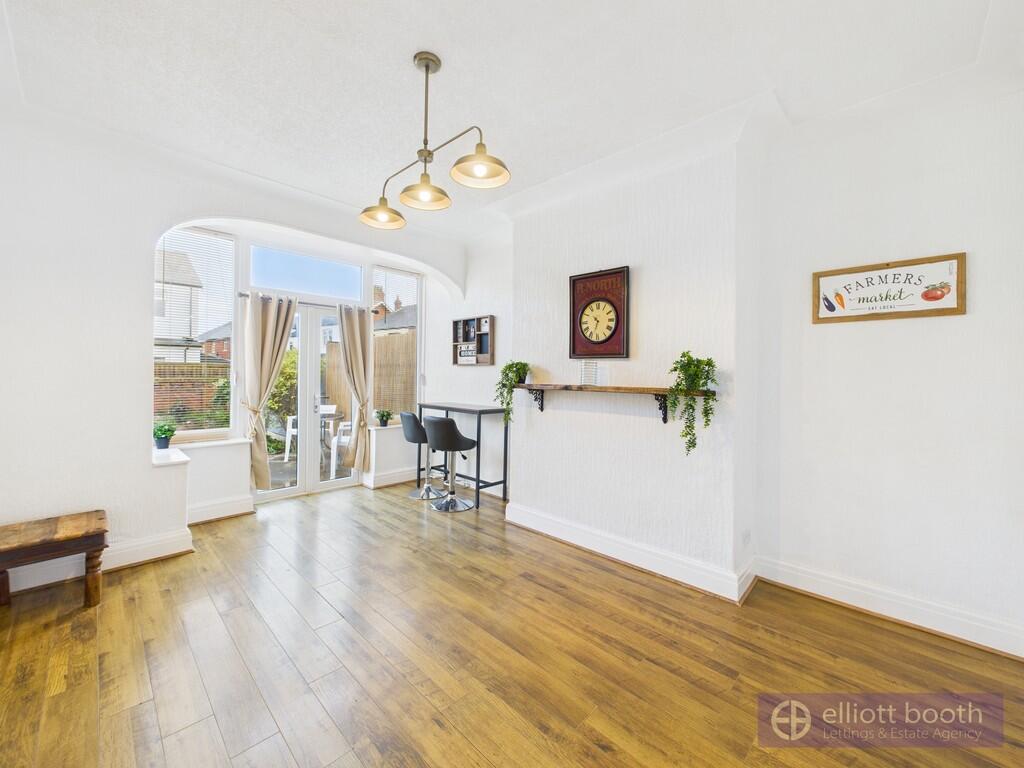 Open Plan Dining ...