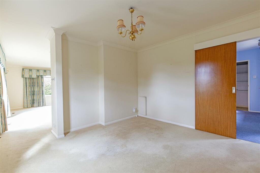 Dining Room-3.jpg