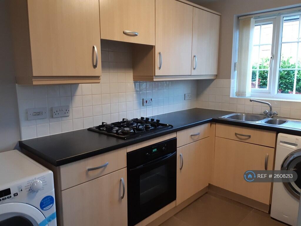 Kitchen With Built In Oven, Hob And Extractor