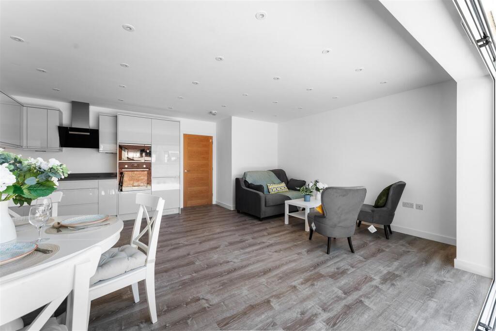 1.5 - open plan living area.jpg
