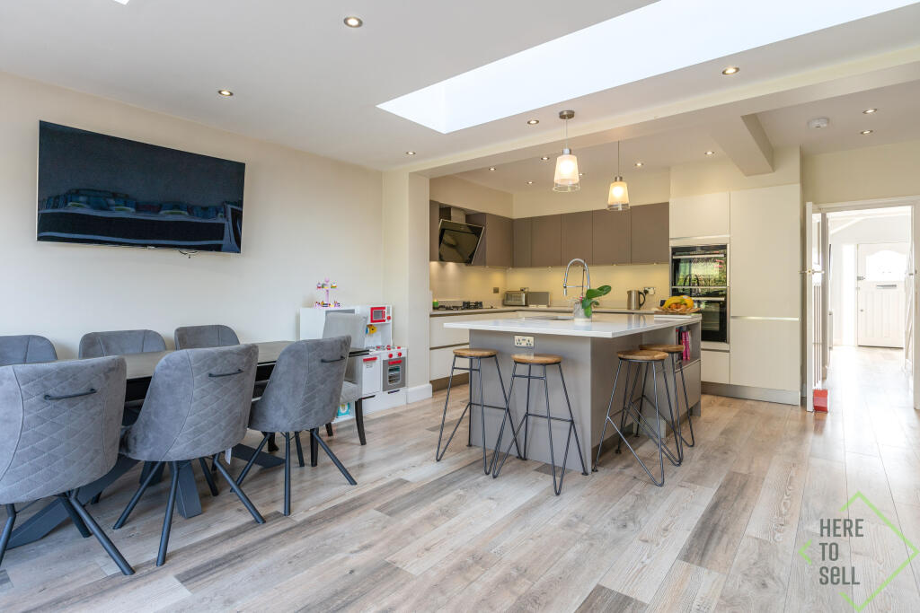 23 Vicars Close, Enfield EN1 3DN-28