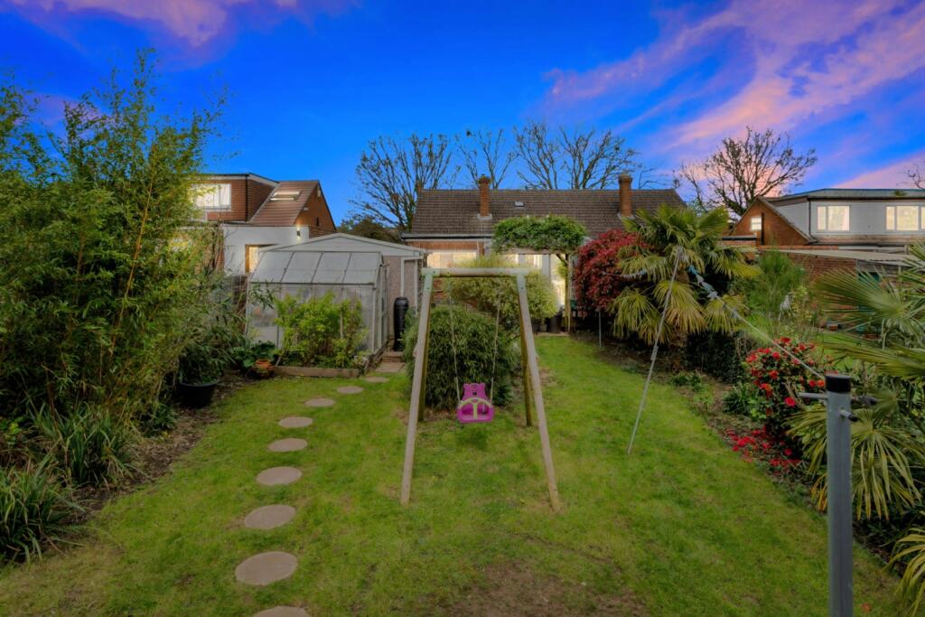 BACK-GARDEN2