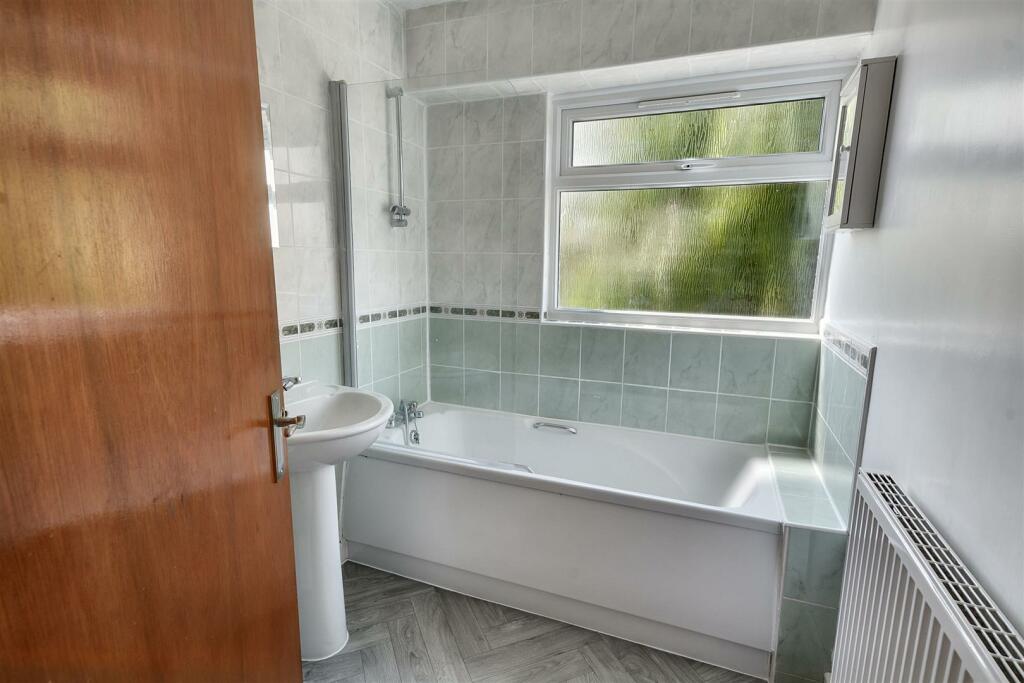 DSC_5957bathroom.jpeg