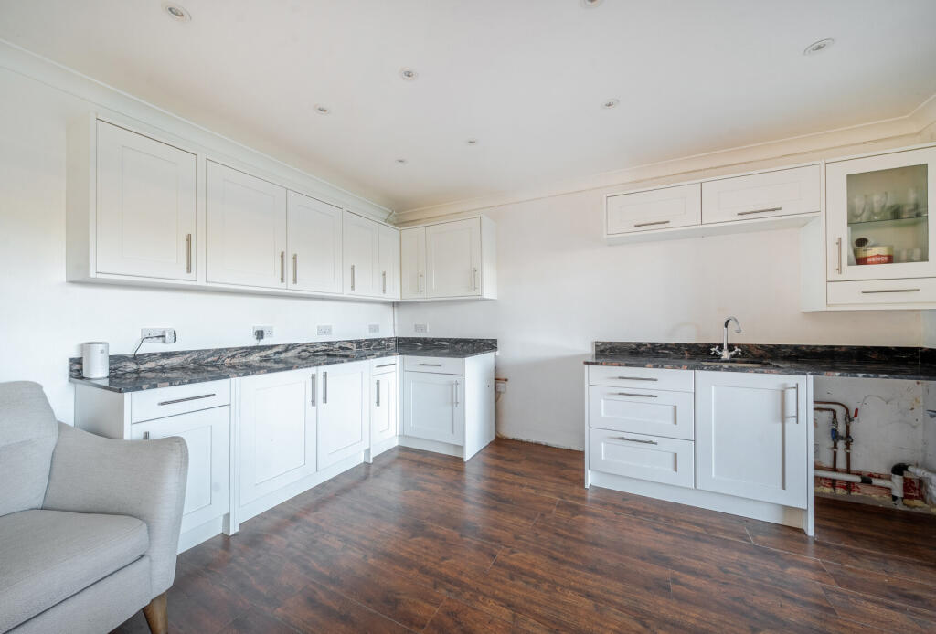 1383580-11-692599...