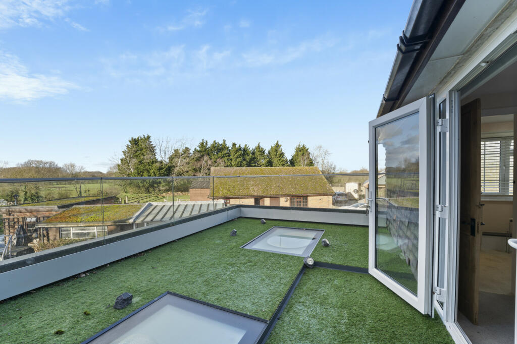 ROOF TERRACE
