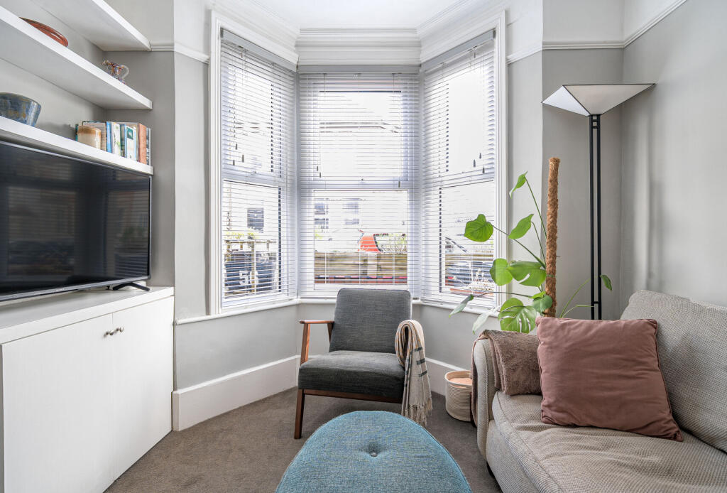 11-682243f16efda-...