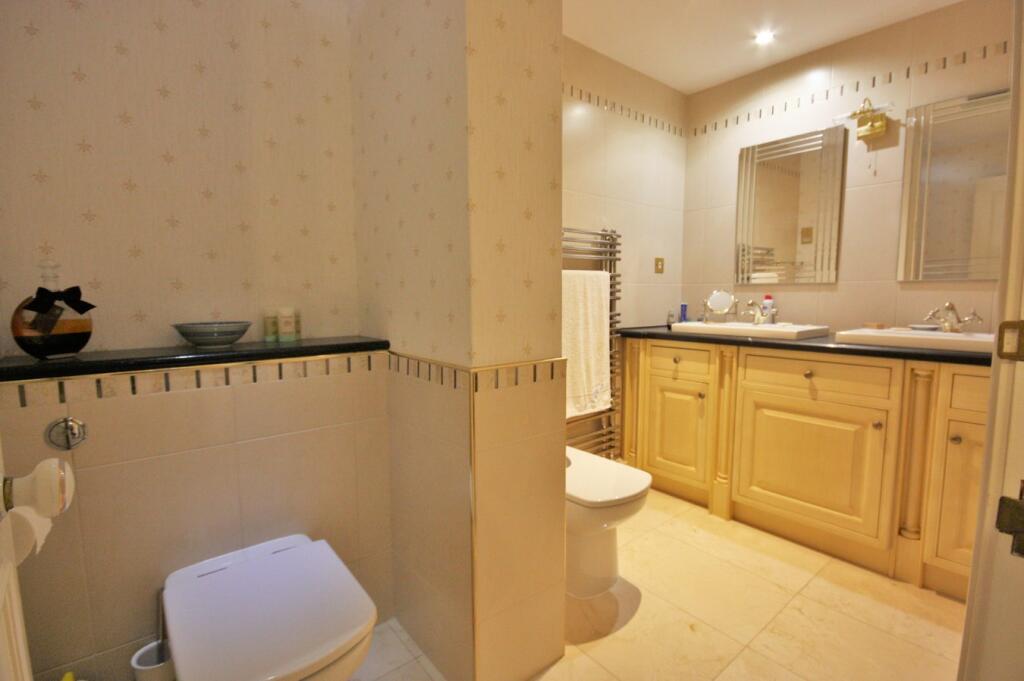 En-Suite Bathroom