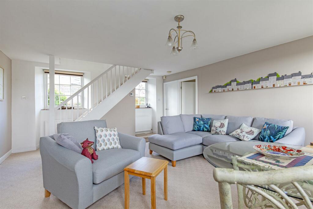 Reception Room-3.jpg