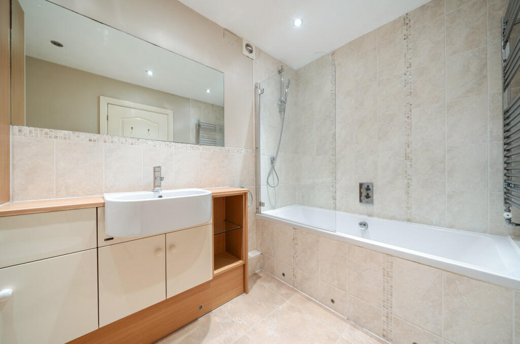 1396176-10-695d21...