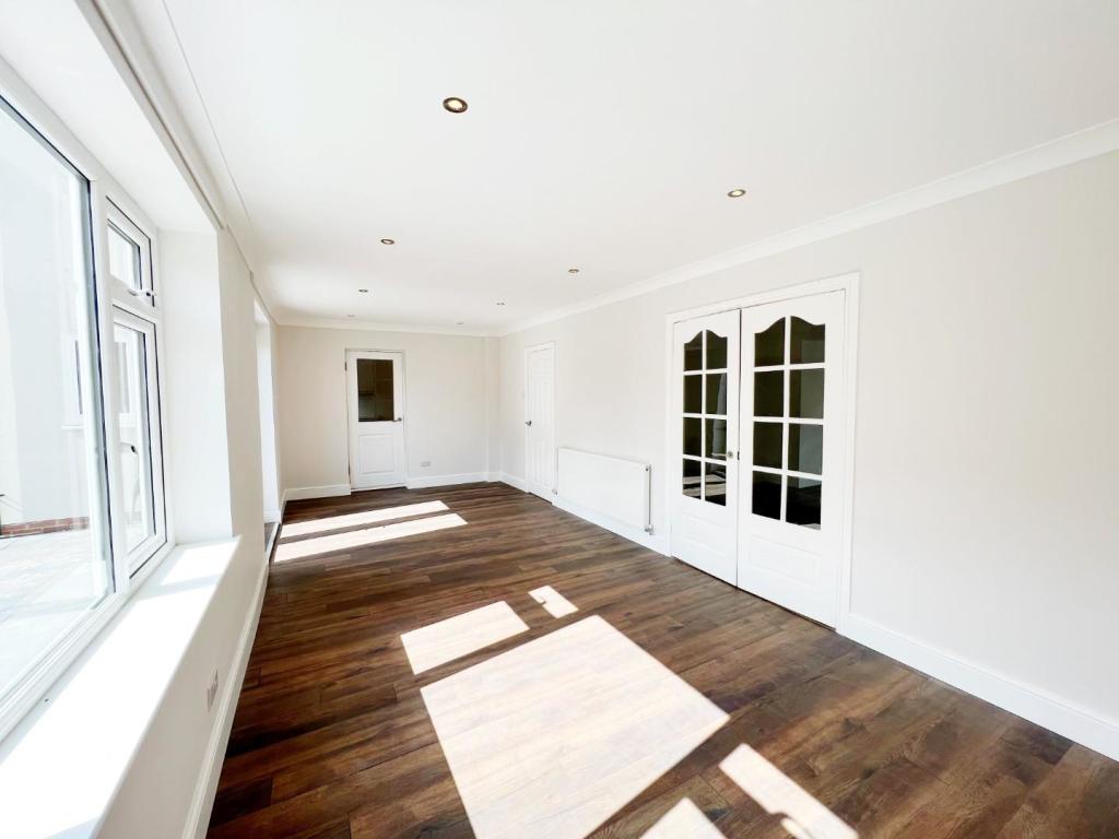 Dining Room 5.jpg
