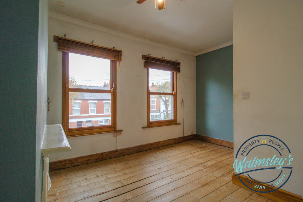 1st floor bedroom to frontage