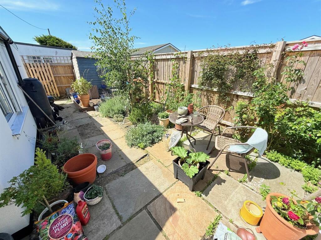 Garden 2.jpg