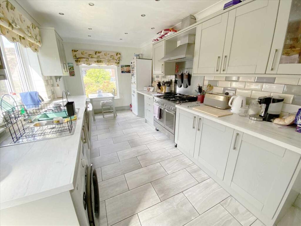 Dining Kitchen: