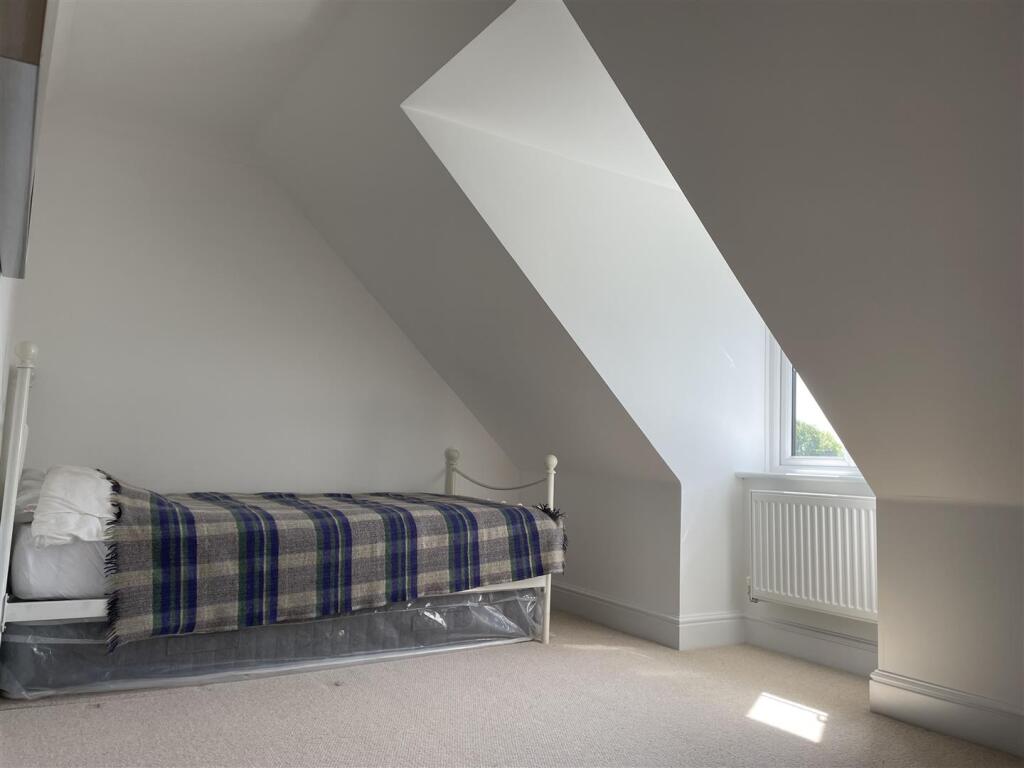 Second floor small bedroom.jpeg