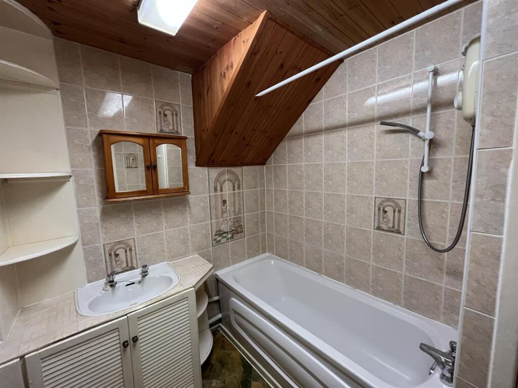 Cressage Road, Walsgrave - Bathroom