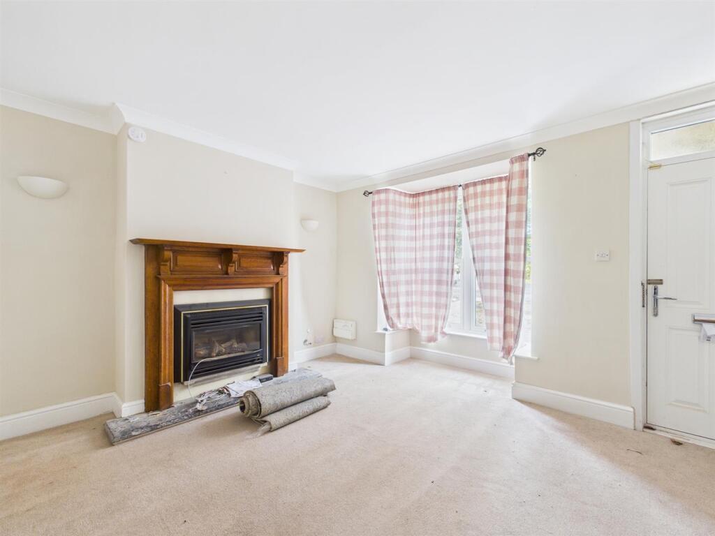 174 London Road Photos (5).jpg