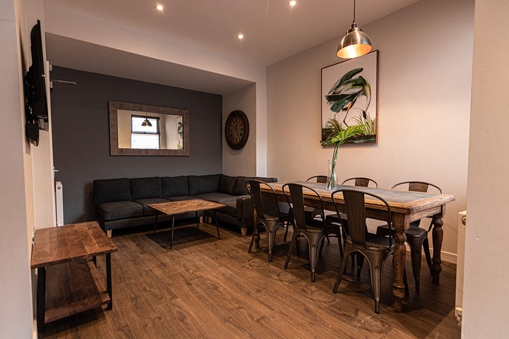 MR Living/Dining Area