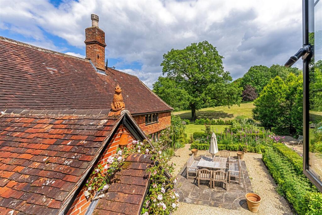 Roundless Cottage, High Button, GU8 6NR-62.jpg