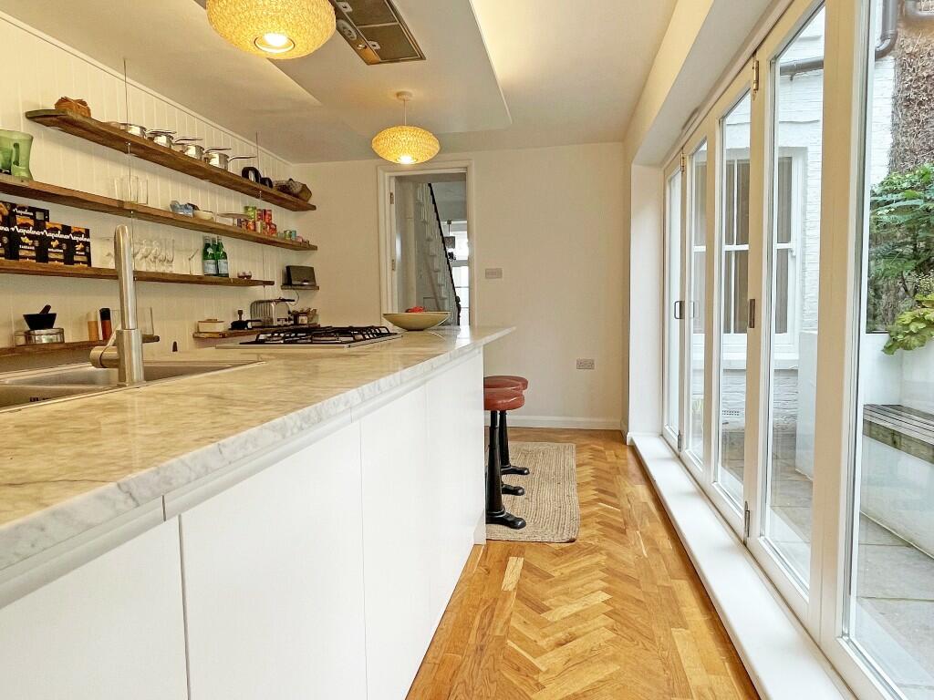 Kit/Breakfast Room