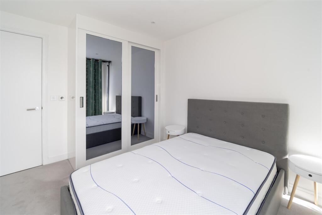 Bedroom     .jpg