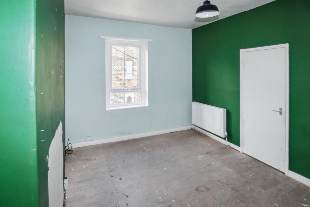 10 Claremont Street, Sowerby Bridge, West Yorkshire, HX6 2PD