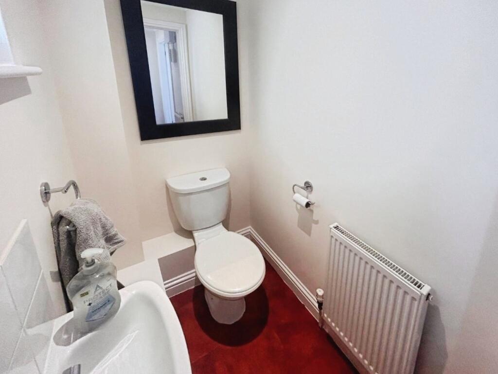 pbox-bathroom-330676.jpg