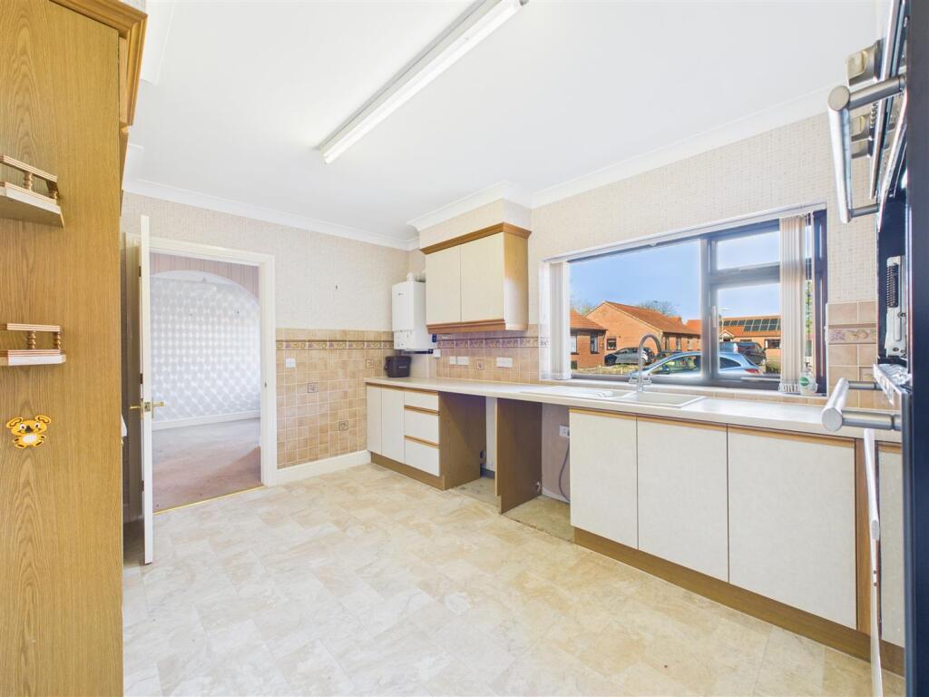 KITCHEN/ DINER