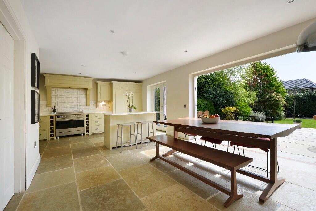 Kitchen-living