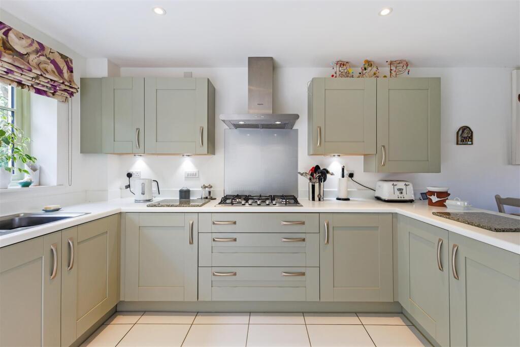 92548_21 June Lewis Way (11).jpg