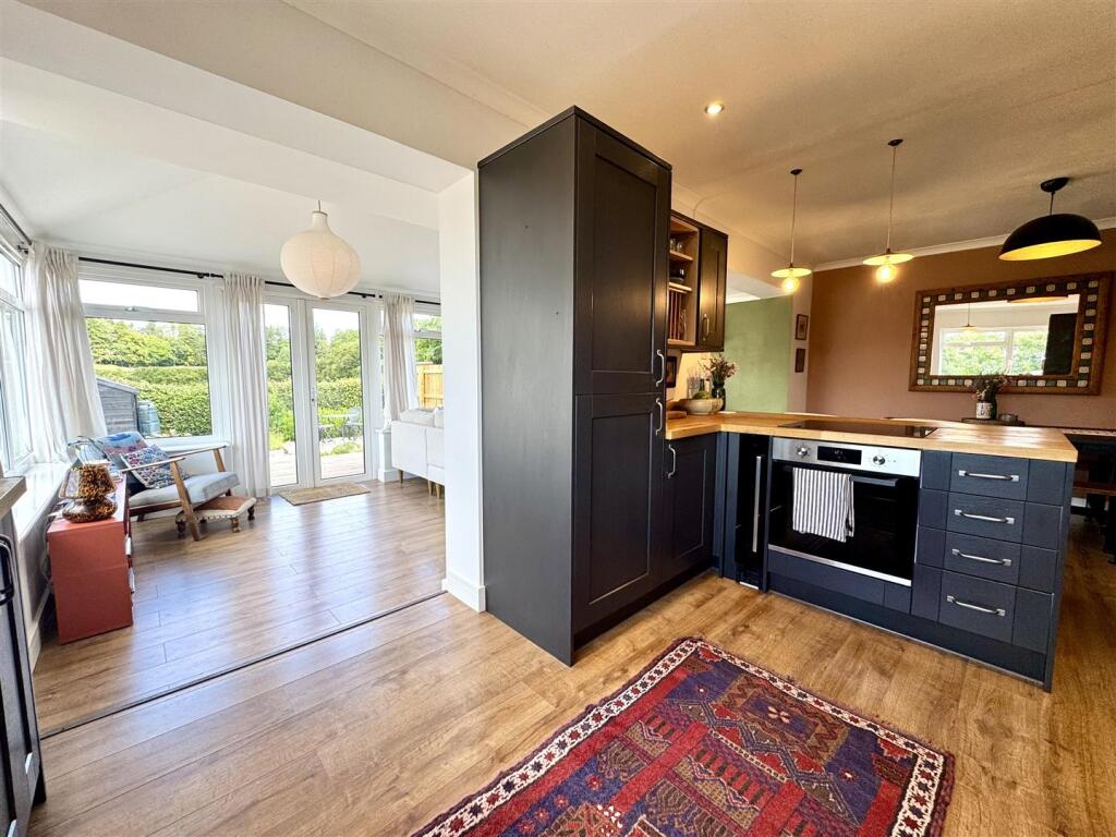 KITCHEN/BREAKFAST/DINING ROOM