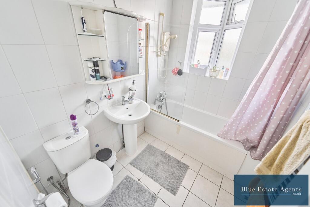 Family Bathroom Suite