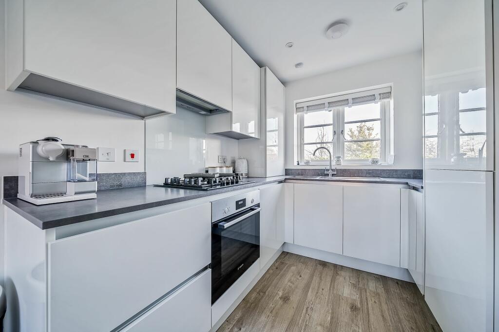 Kitchen/Dining Room (2)