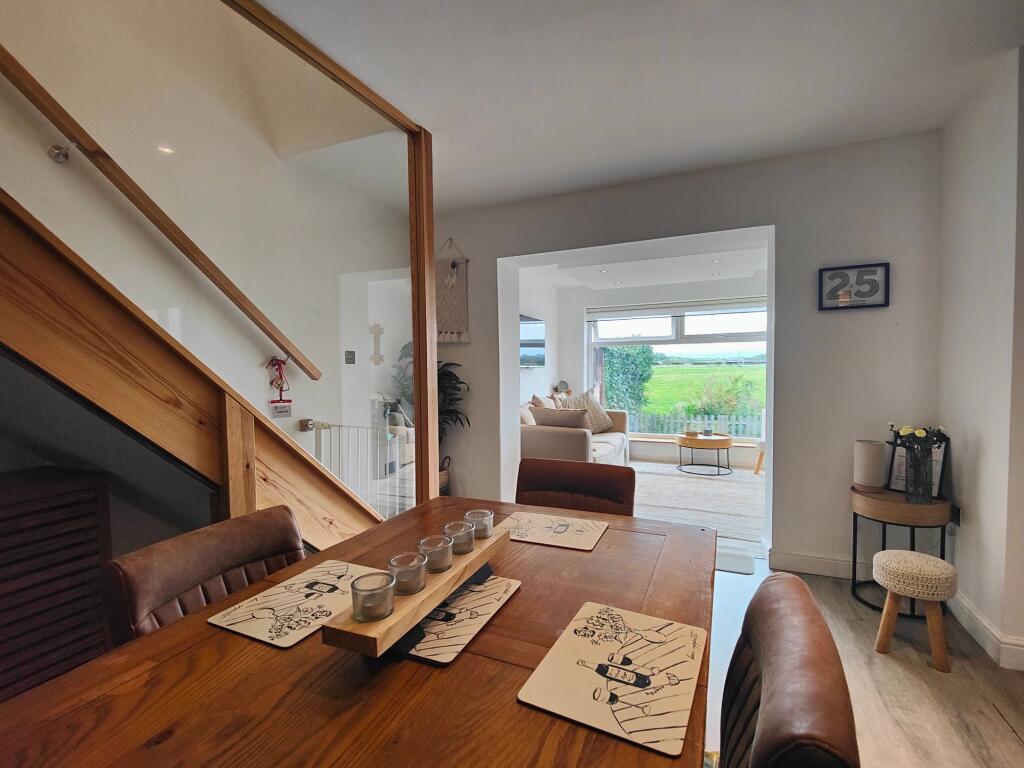 Open Plan &amp; Modern