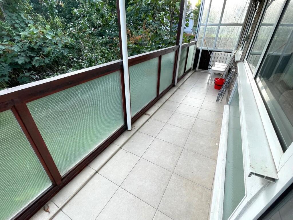 BALCONY.jpg
