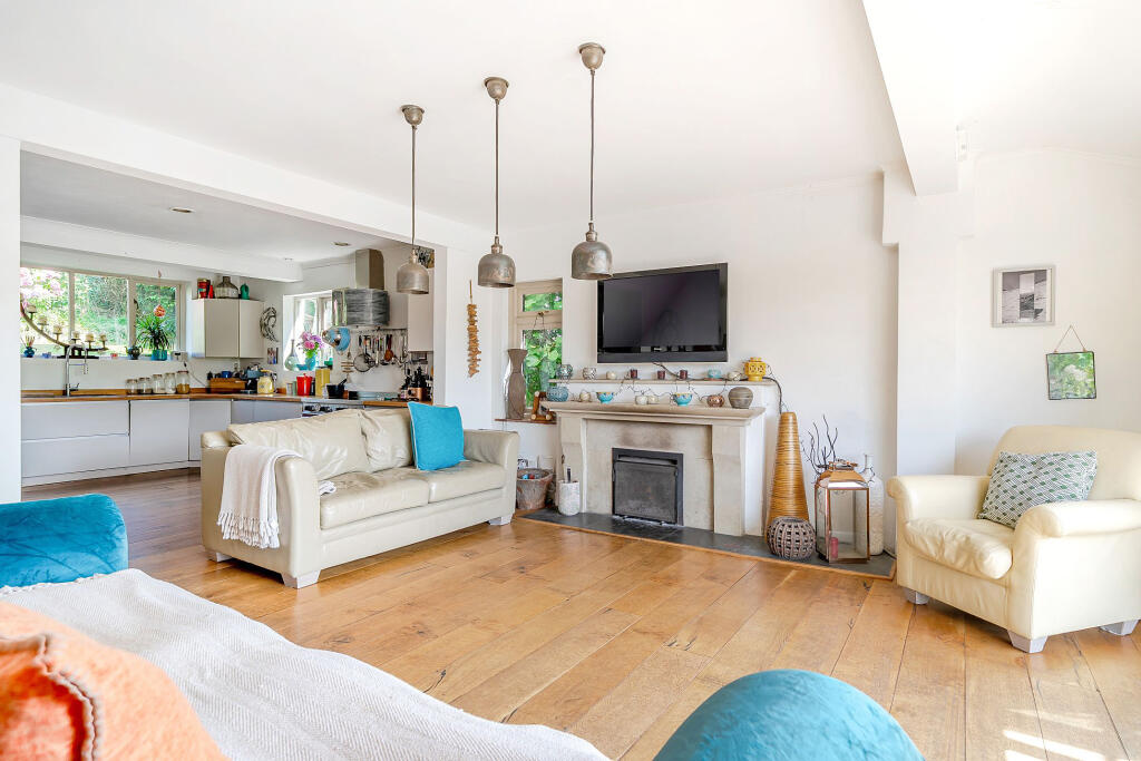 6 resized_1330815-4-6887d267e77fe