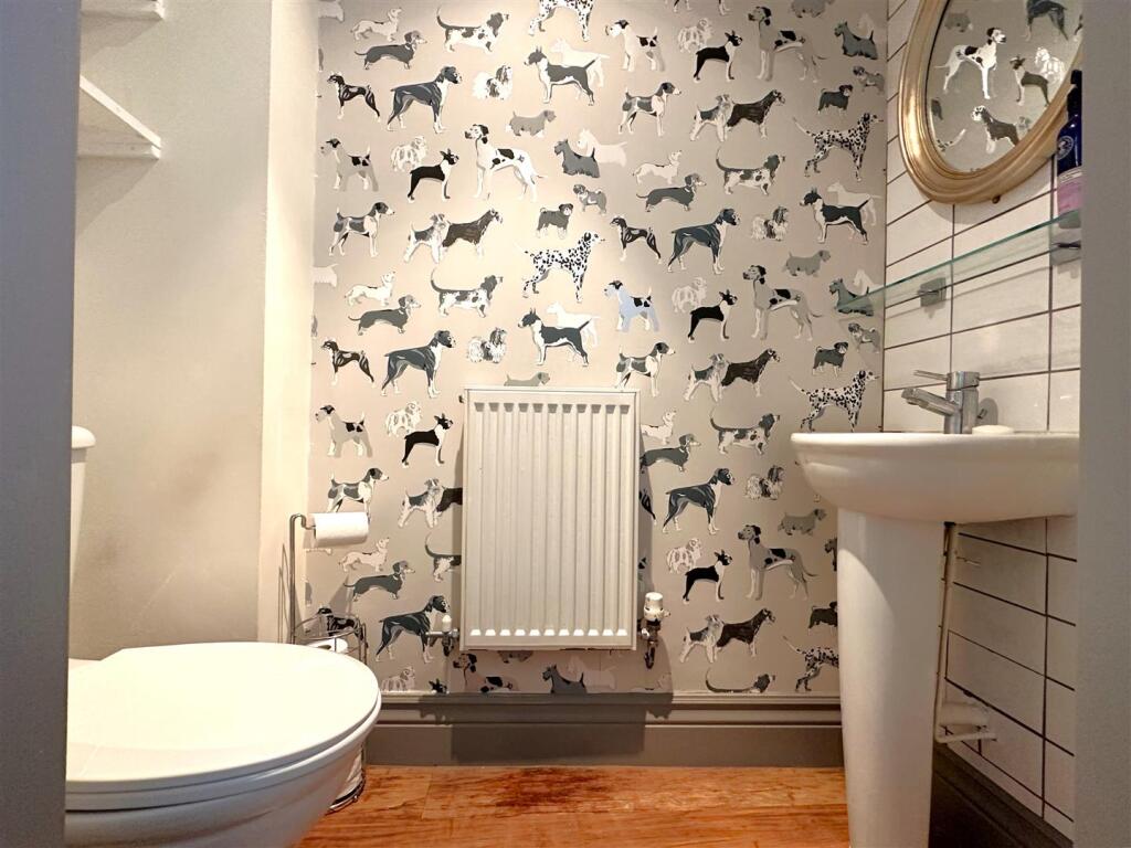 Ground Floor W.C 947