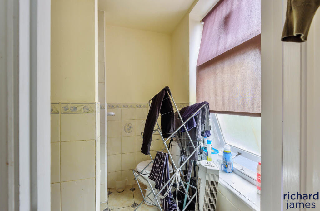 7f596253-149d-433...