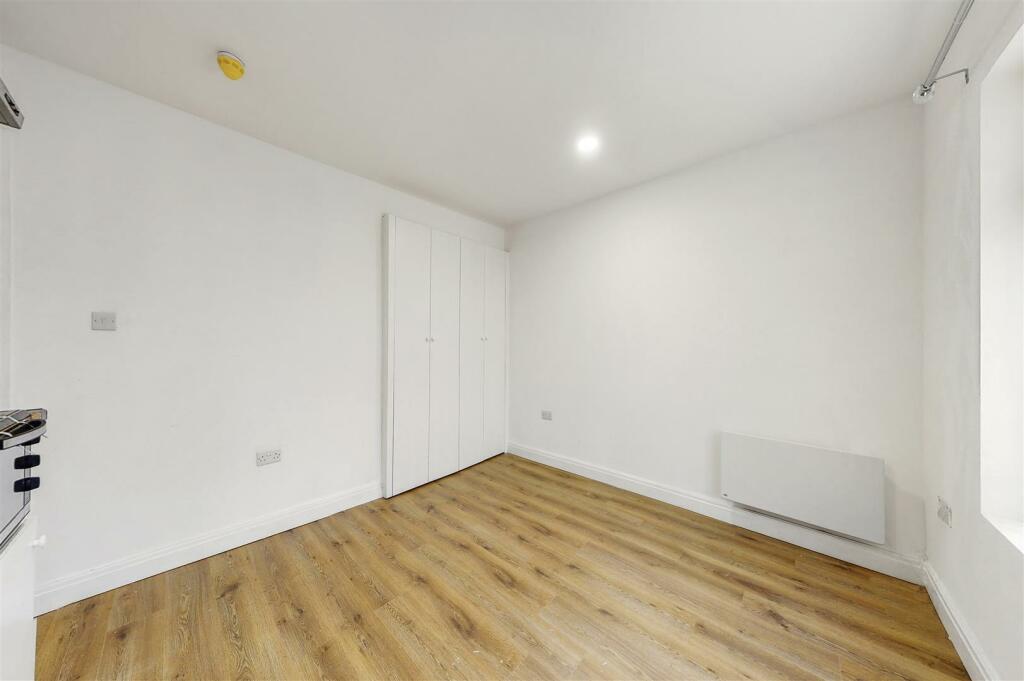 Bedroom 3.jpg
