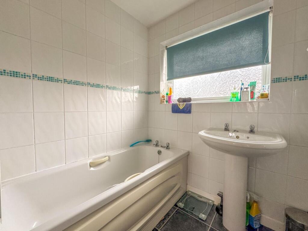 Oxford Close - Image-7.jpg