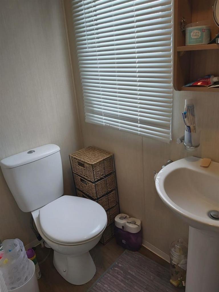 Shower Room 2.jpg