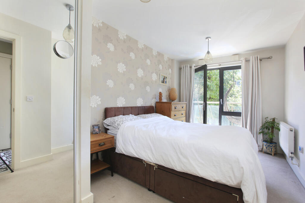 property in Gwynne Road, 
Battersea, SW11