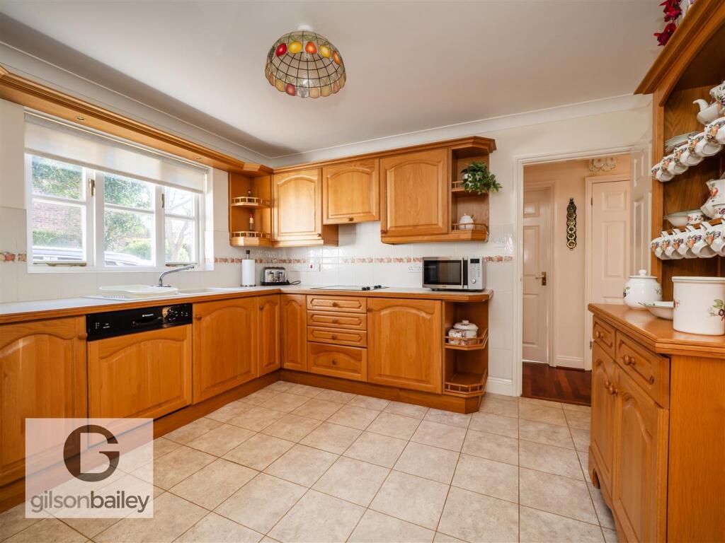 1bHillsideAvenue-37.jpg