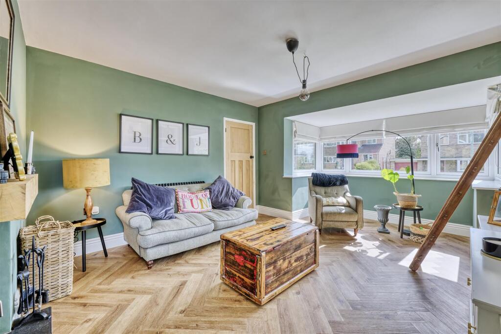 8-1 Mauntley Avenue Brigstock-8.jpg