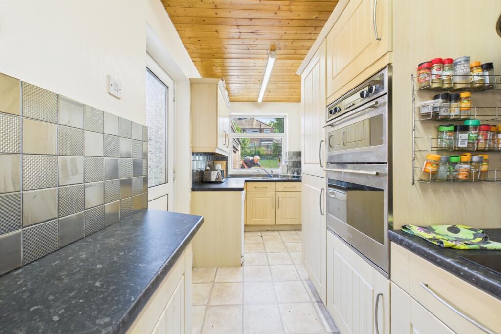 CAM03162G0-PR0266-STILL007