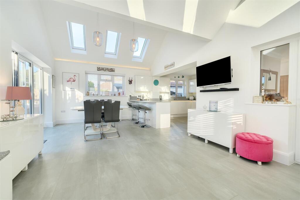 Family Room/Dining Room